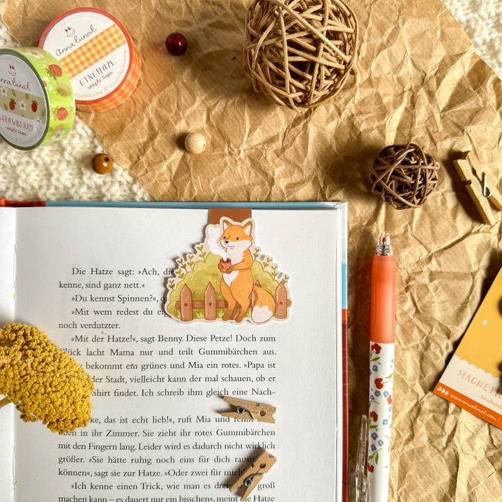 Tee Fuchs Magnetlesezeichen for wholesale by annalunakdraws