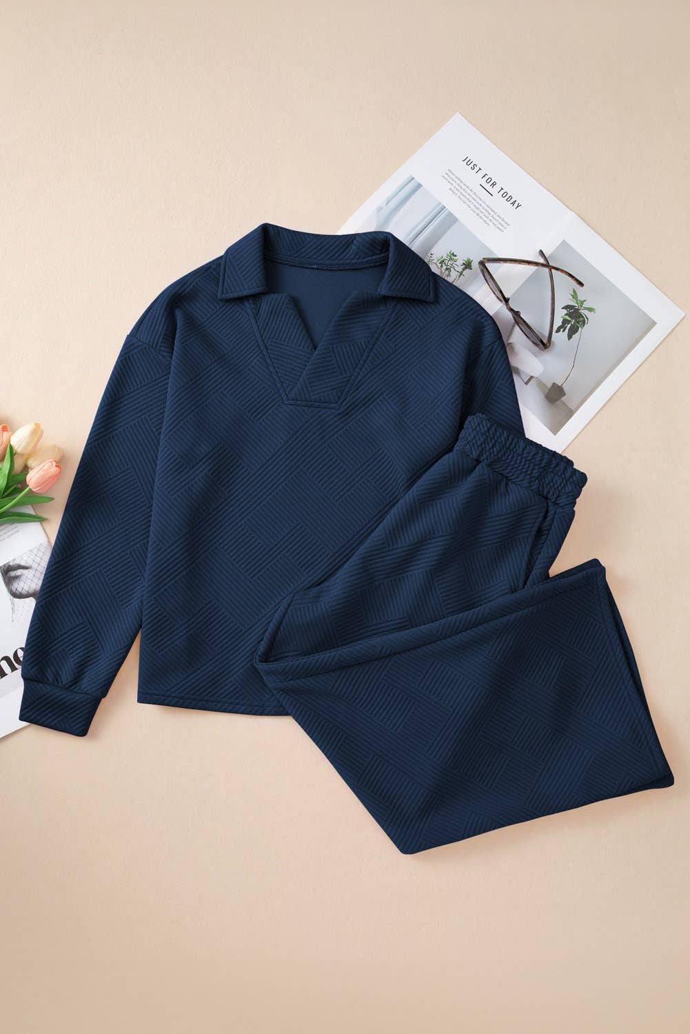 Lovesoft – Großhandel Loungewear-Set – Damen – Set aus festem, strukturiertem Top mit V-Ausschnitt und Hose mit weitem Beinausschnitt19