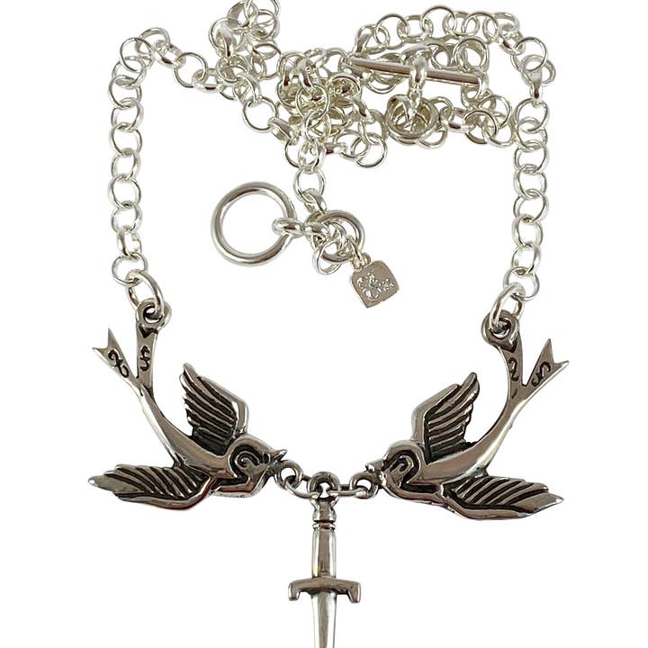 Femme Metale - Venta al por mayor Collares con colgantes/abalorios - Golondrinas de daga N
