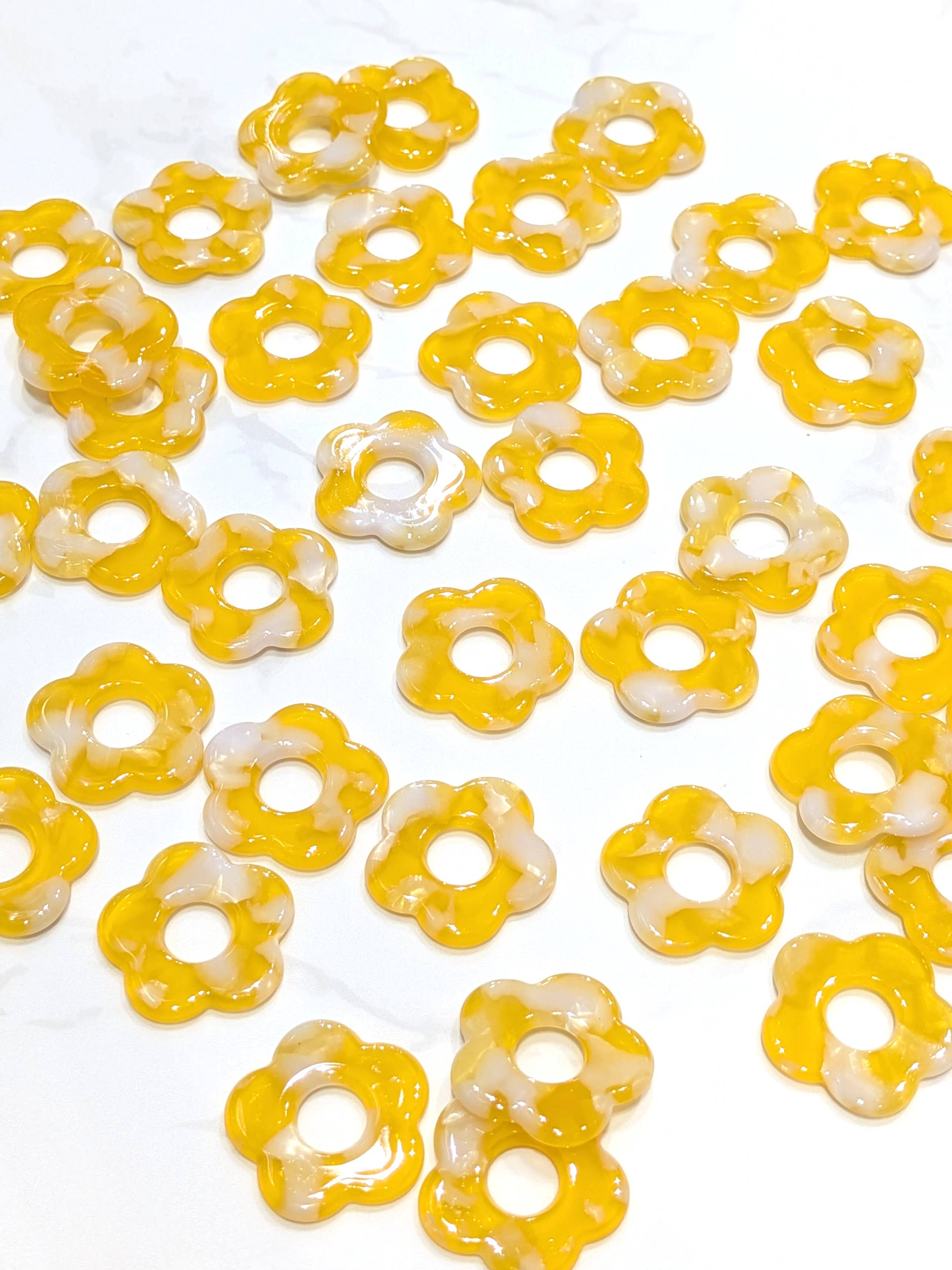 LOLO & YAYA – wholesale Emergency response charm – Flower pendant 2cm, 1.5O euros / u43