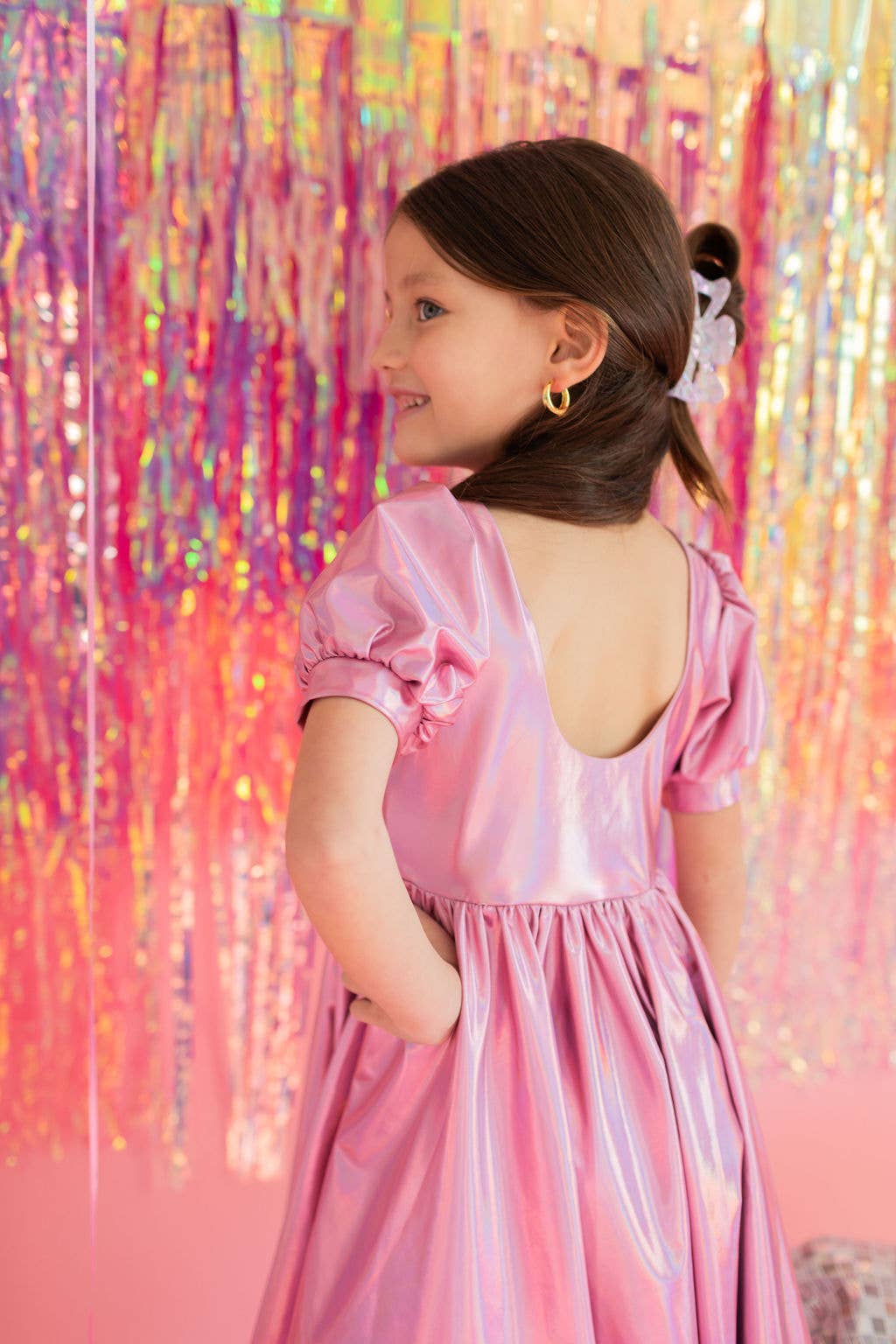 Ollie Jay – wholesale Klänning – Barn – Puffklänning i rosa lamé7