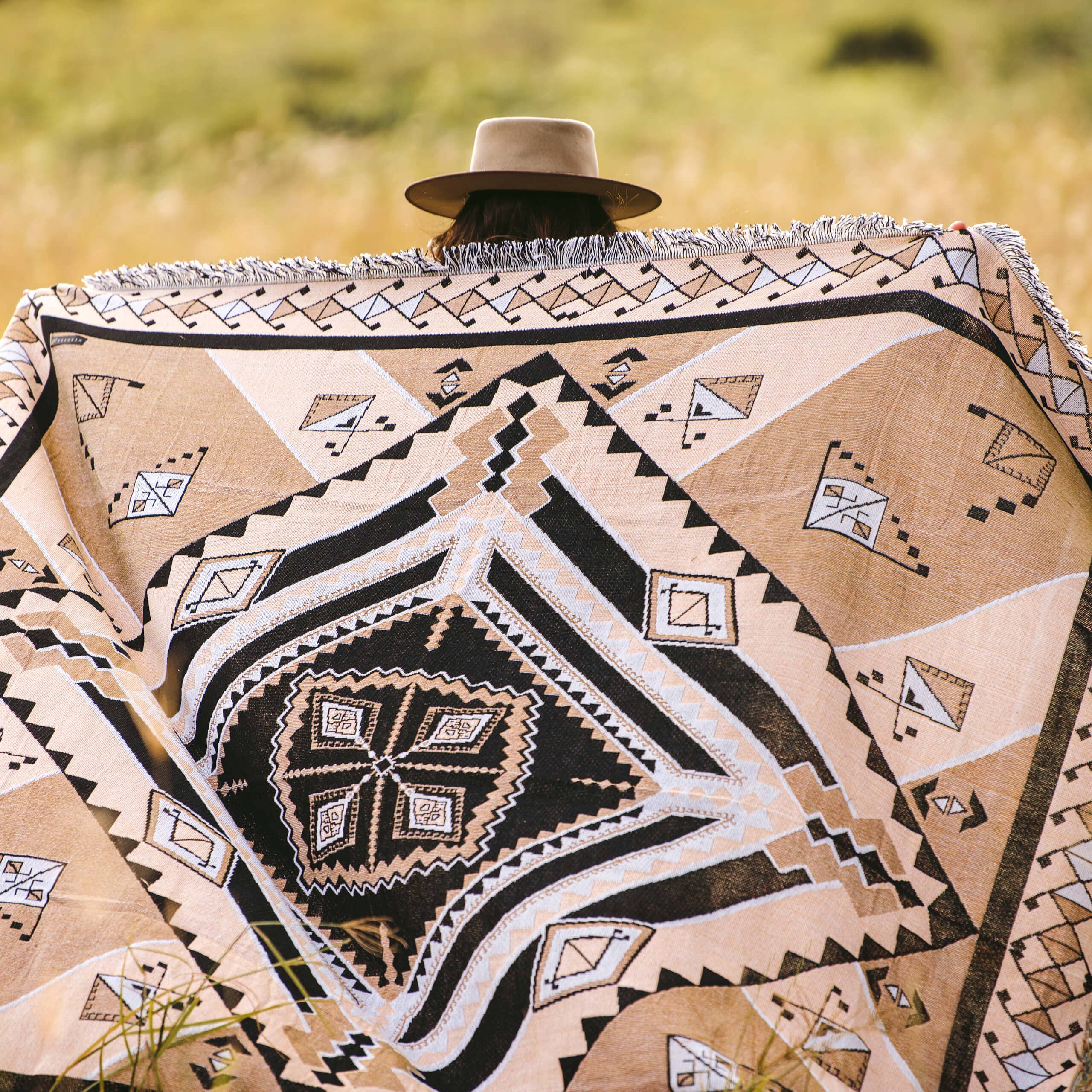 HENDEER - Wholesale Picnic Blanket - 'Nowhere Man' Woven Picnic Rug/Throw9