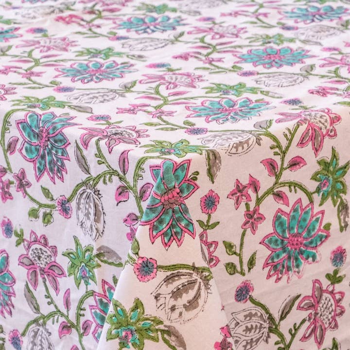 Pendula Petunia Tablecloth for wholesale by Ro’Table NYC