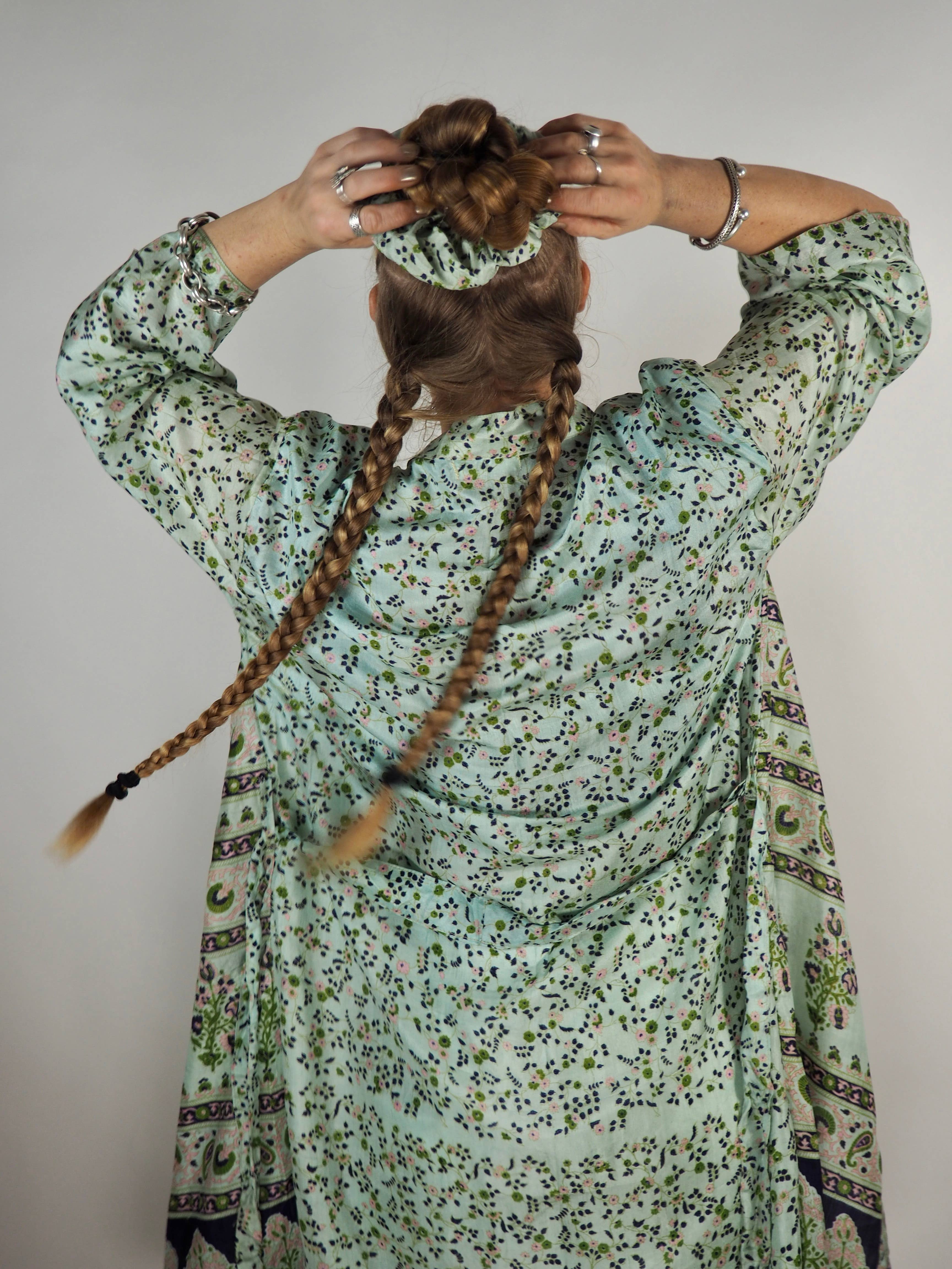 Vagabond Ibiza - Wholesale Kimono - Women's - The Kardash Kimono Mid-Length – Upcycled Vintage Sari Kimono18