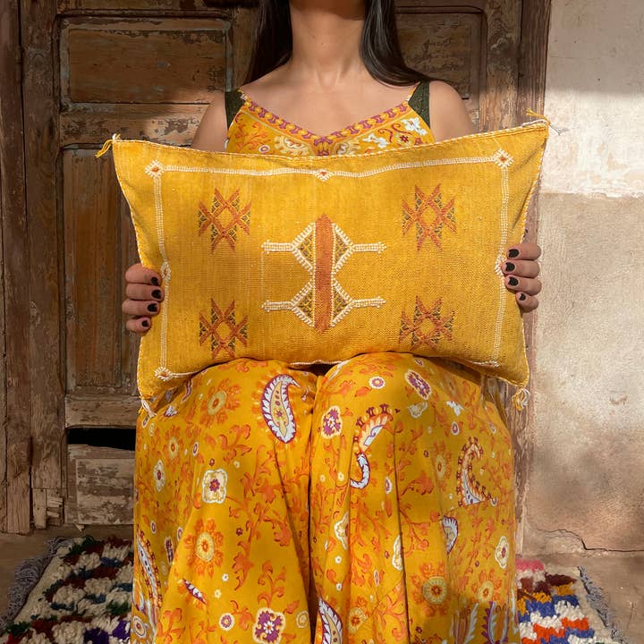 MARRAKECH METACRAFT LTD - Wholesale Throw/decorative pillow - Moroccan throw pillow cactus silk pillow Sabra silk cushion