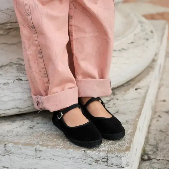 CNT 64 OX 030 Black W6 36-41 for wholesale on Faire8