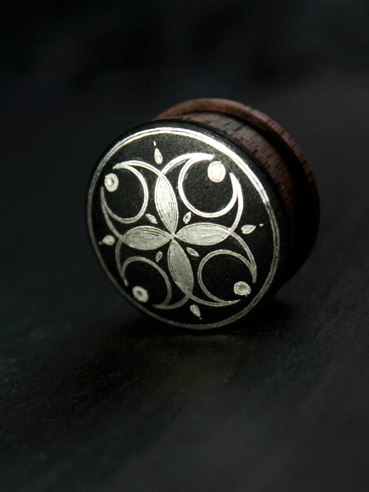 Pluggar Handgjorda/Damascene Pluggar/Valnöt Wood Plug för wholesale av Togashi Damasquinos