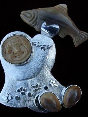 Épingle/pendentif Nenana Alaska pour la vente par Ivory Jacks