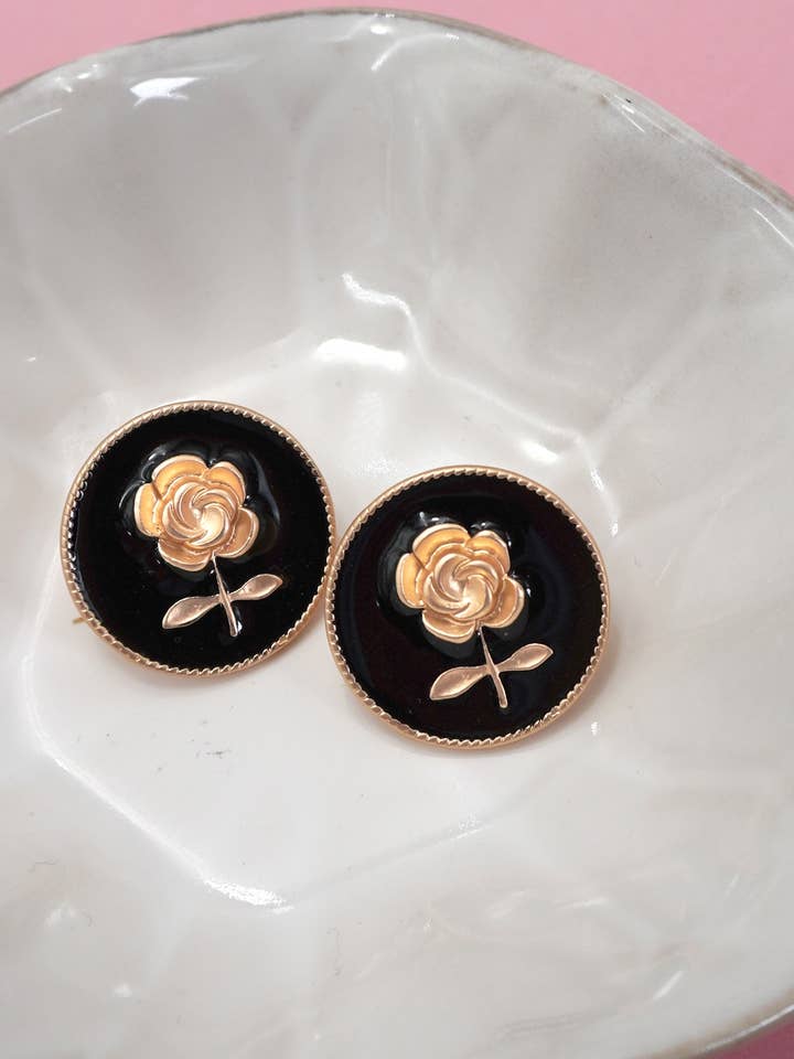 EPOXY GOLD ROSE FLOWER STUD EARRINGS | 80E61072 for wholesale by JOSSLYN by wall to wall