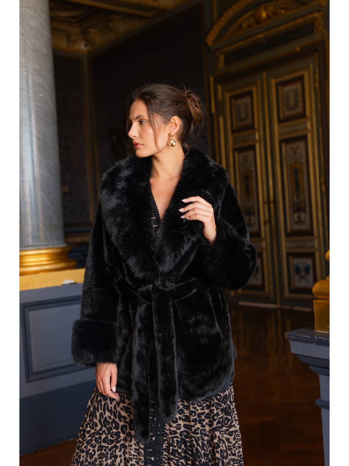 CHOKLATE PARIS – Engroshandel Pels-/kunstpelsfrakke - Dame – Faux fur coat with large collar - Y171