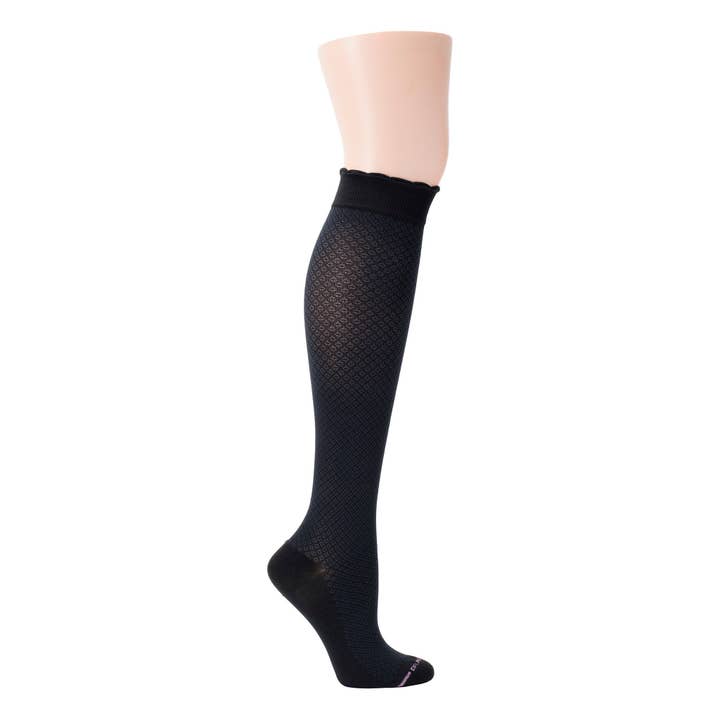 Neat Plaiting | Knee-High Compression Socks For Women for wholesale by Dr. Motion
