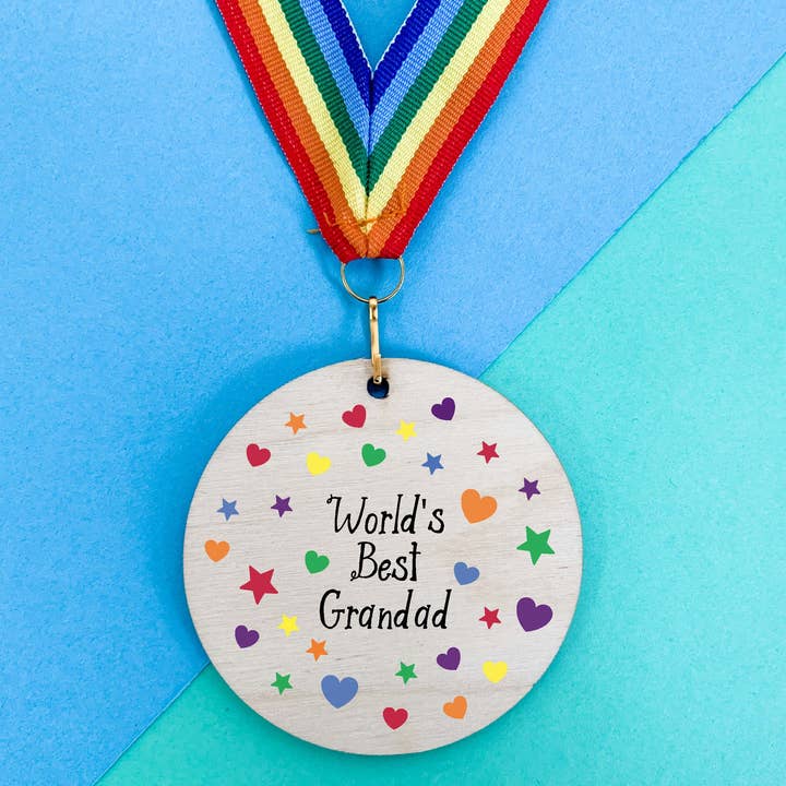 Verdens bedste bedstefartrykt træmedalje for engroshandel hos Dios Designs