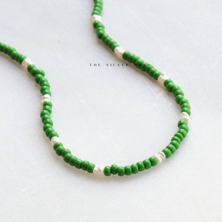 The Silver Wren - Wholesale Beaded/pearl necklace - Kelly Green Beaded Necklace