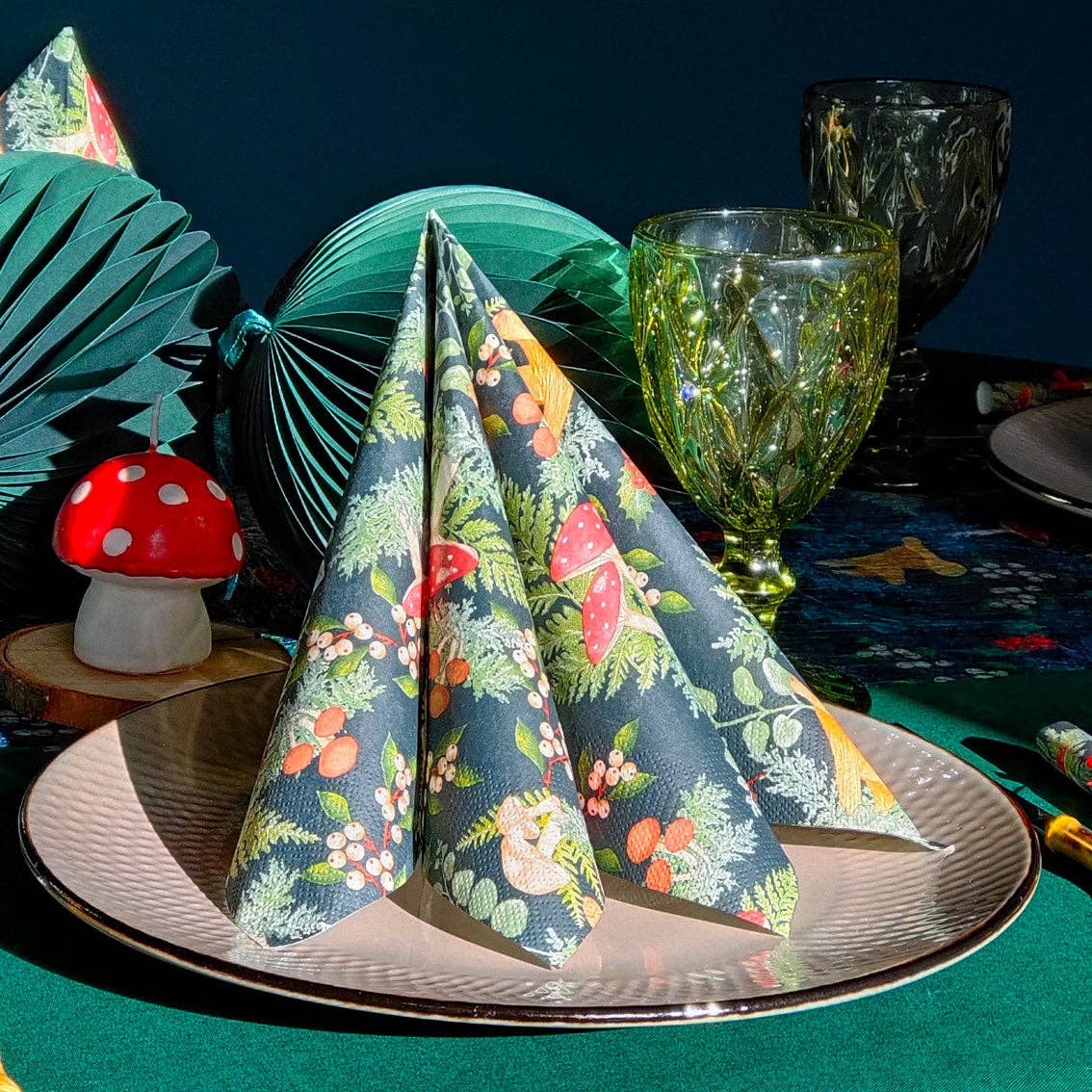 Talking Tables EU - Wholesale Disposable Napkin - Woodland Mushroom Christmas Napkins | 20 Pack |7