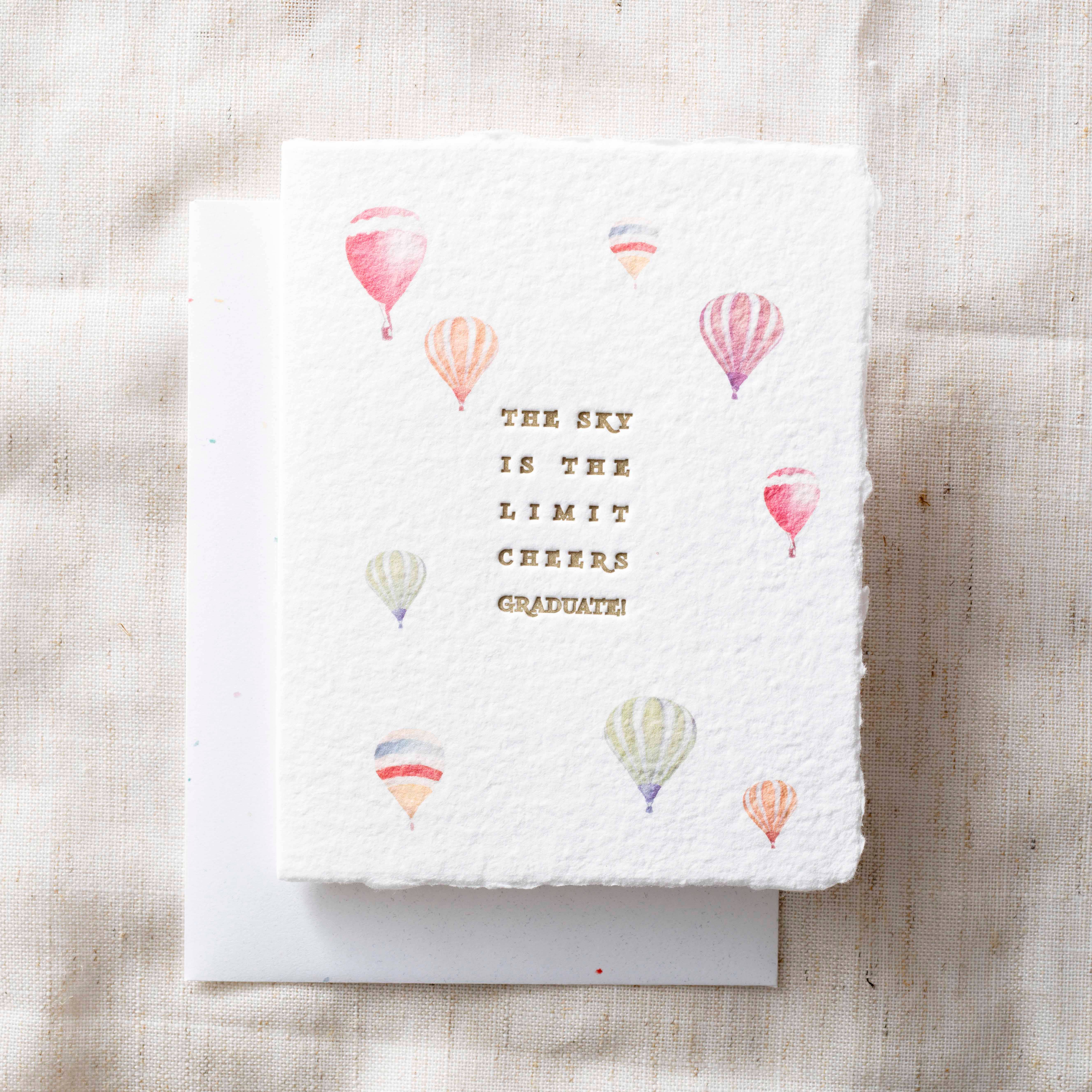 Paper Baristas - Vente Carte de remise de diplôme - Le ciel est la limite. Cheers Graduate | Carte de fin d'études