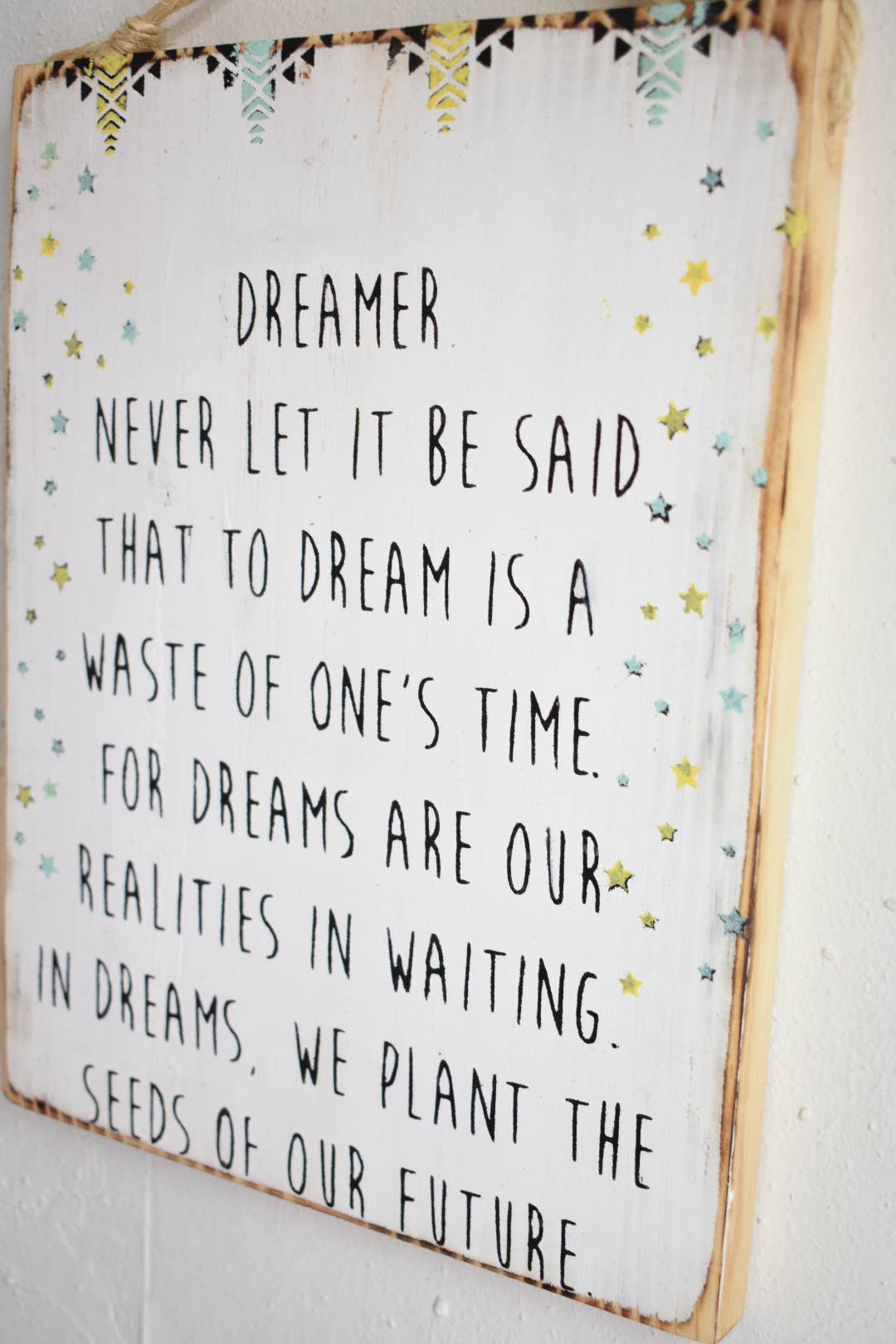 Mahalo Market - Wholesale Sign - Dreamer Quote Wood Sign0