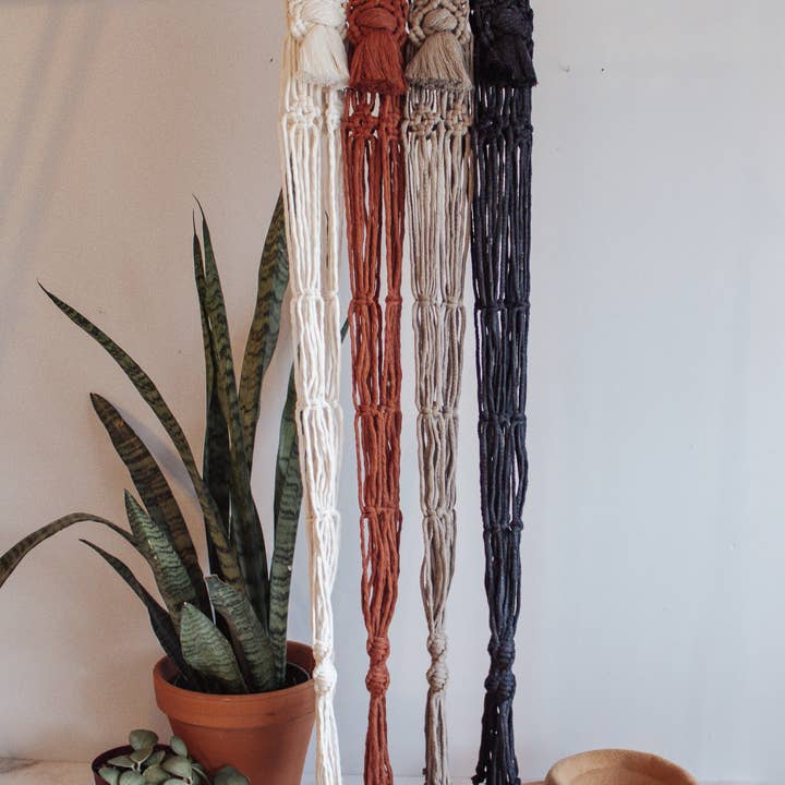 Modern Bo Studio - Vente Porte-chapeaux - « Dakota » - Porte-chapeau en macramé12