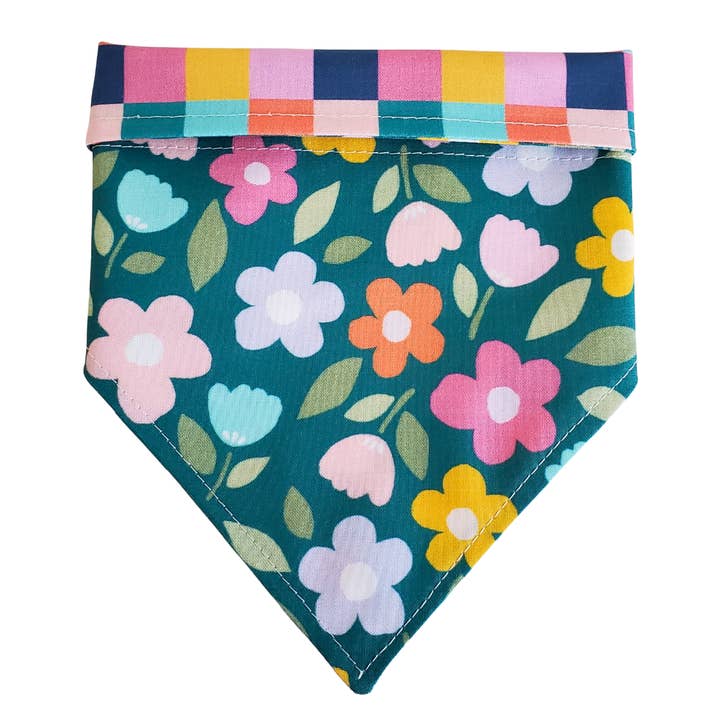 Flowers & Checks - Collier et bandana réversible pour chien pour la vente par Charlie & the Hound