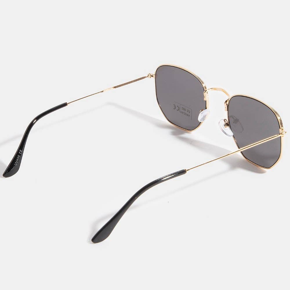 ASSORTITI Set di occhiali da sole con montatura in metallo e lenti rotonde in vendita all'ingrosso su Faire3