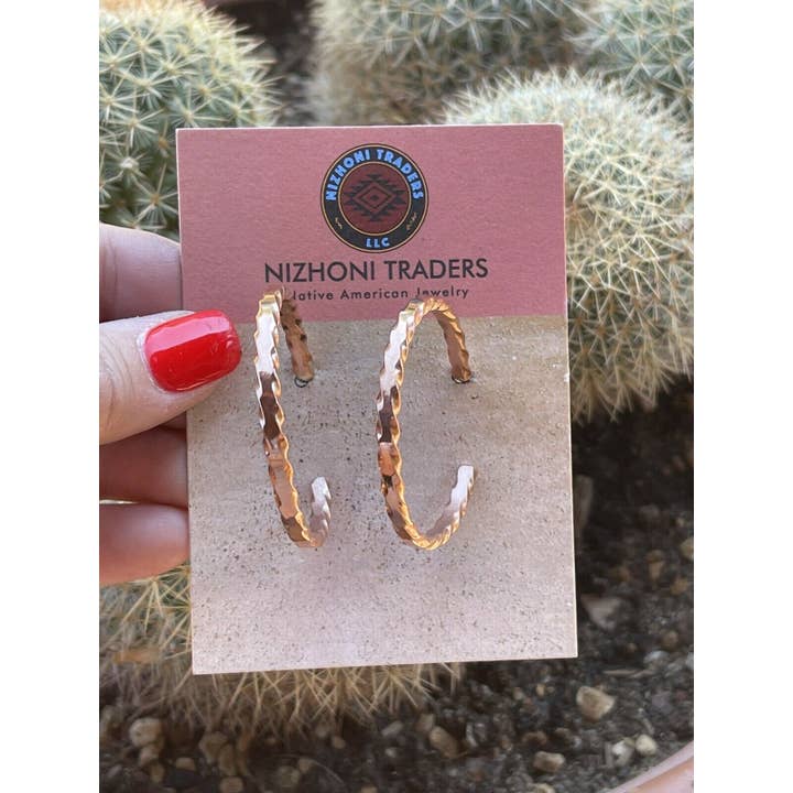 Nizhonitradersllc - Venta al por mayor Pendientes de aro - Aros tipo argolla estilo cuerda de cobre Navajo