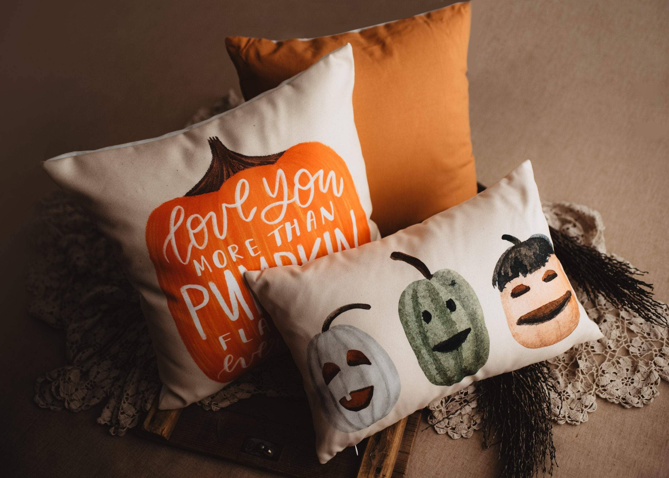 UniikPillows - Vente Housse de coussin - Housse d'oreiller lombaire Primitive Jack o Lantern | Décoration d'Halloween 18x12 | Décor d'automne | Décoration de chambre | Oreillers décoratifs | Cadeau pour elle4