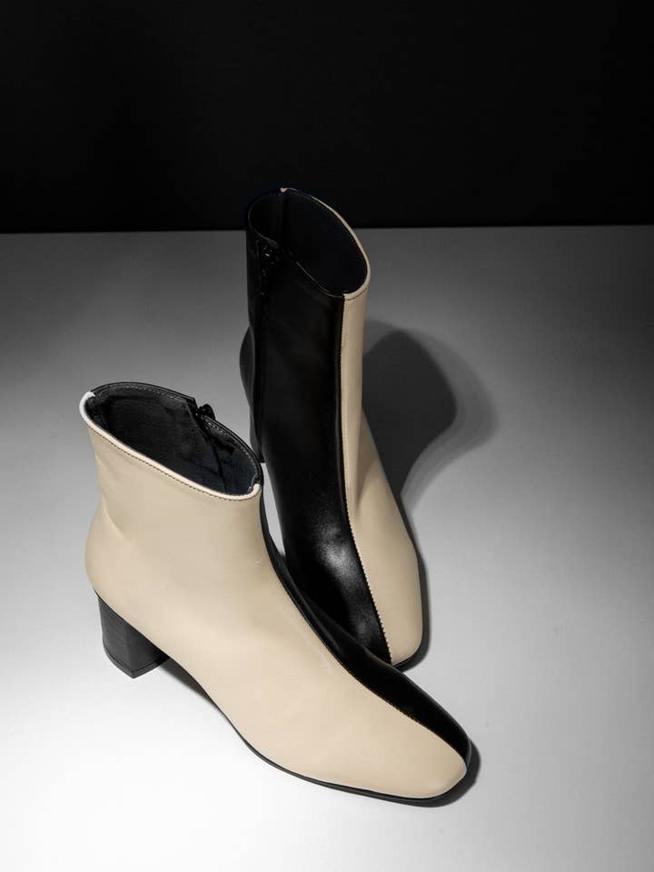 TWEEKLEURIGE LEREN ROZENKRANS BOOTIE voor wholesale door Elodie