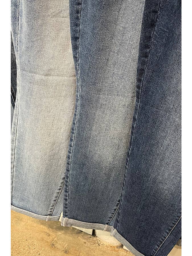 Curve Market – Großhandel Jeans – Damen – ÜBERGRÖSSE HOCH TAILLIERTE MAMA-JEANS MIT MANSCHETTEN