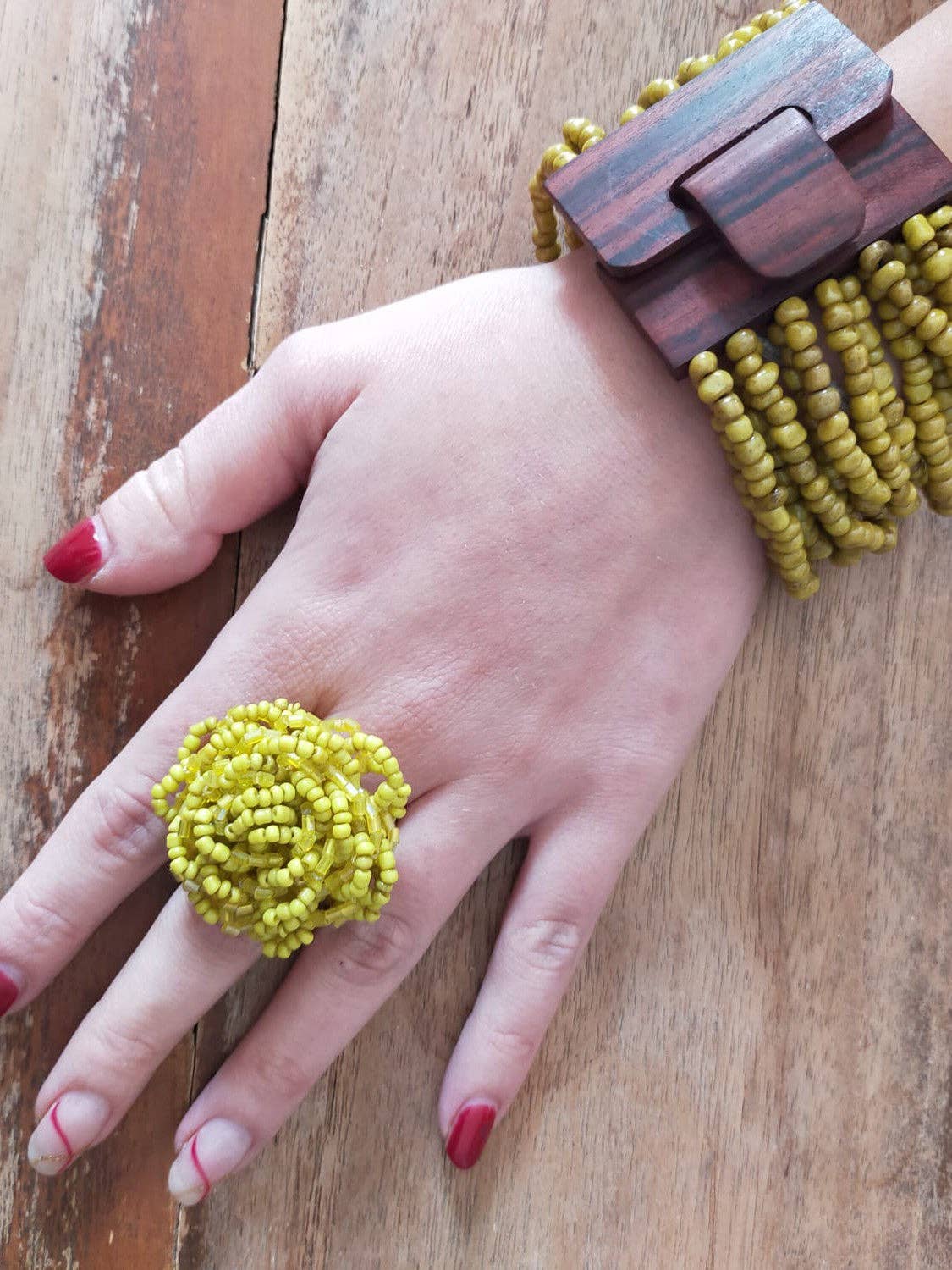 Bijondo - Wholesale Cocktail/Statement Ring - Elegant Glass Bead Flower Ring, costume jewelry0