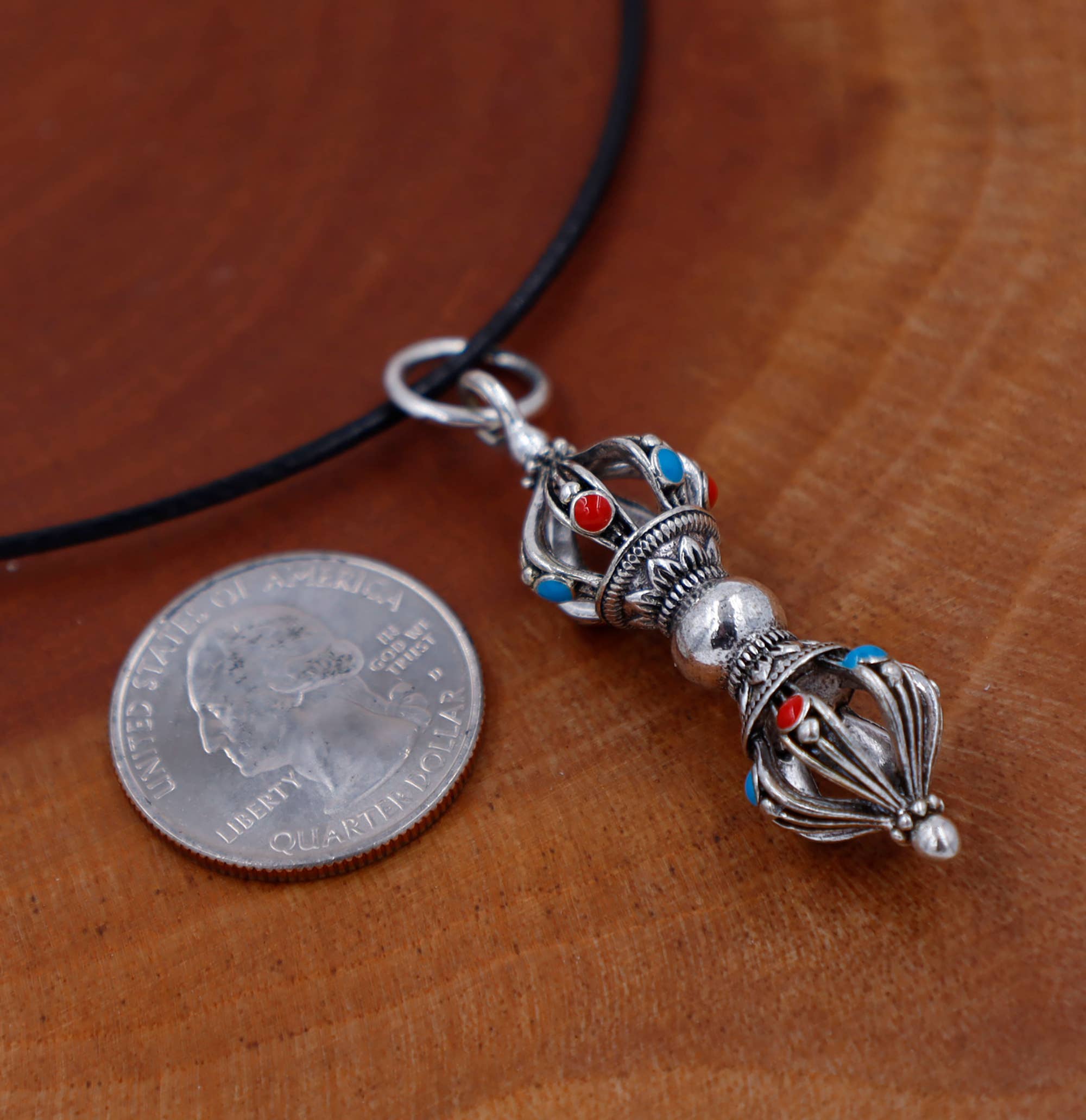 Lungta Imports - Venta al por mayor Collares con colgantes/abalorios - Colgante Dorjee/Dorji/Vajra de plata tibetana2