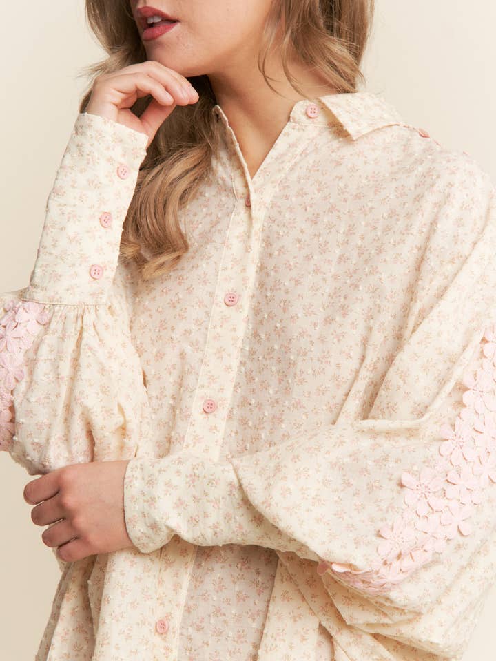 Cream Blossom Floral Print Long Sleeve Tunic Blouse for wholesale on Faire9