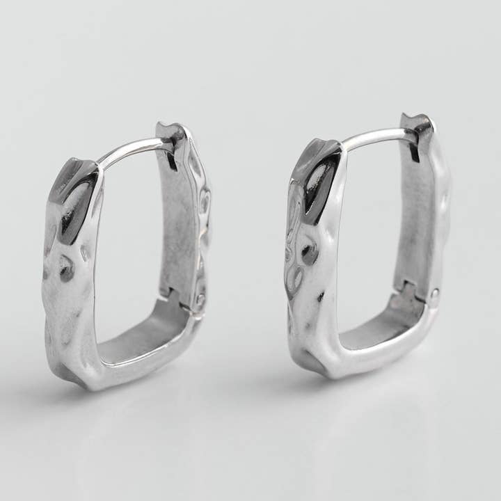 Boucles - SPONTANÉE pour la vente par Huguette Paris