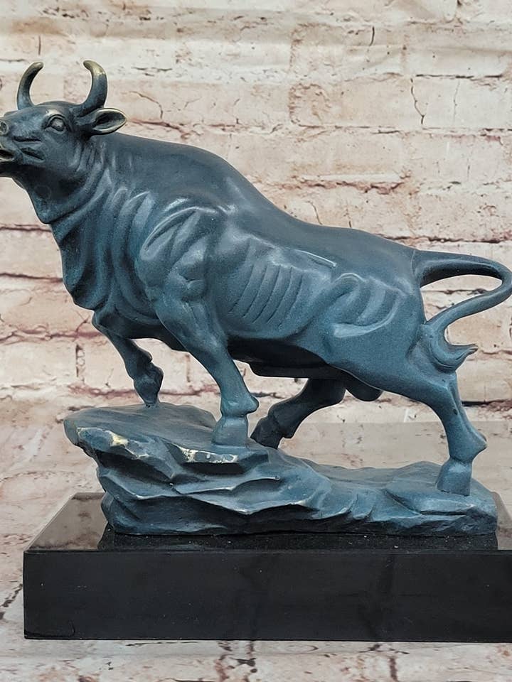 Stående tyr bronzeskulptur - Kraftfuldt dyresymbol kunst for engroshandel hos Bronzhaus