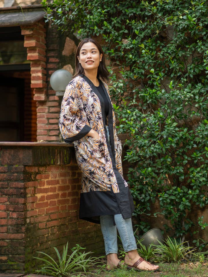 Handprint - Wholesale Kimono - Women's - FROND TAN WITH BLACK KIMONO New 20241