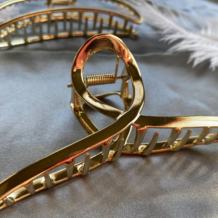 LadyJuneAccessories - Wholesale Hair clip – Women’s - Large Hollow Twisted Hair Claw Clip, Thick Hair11