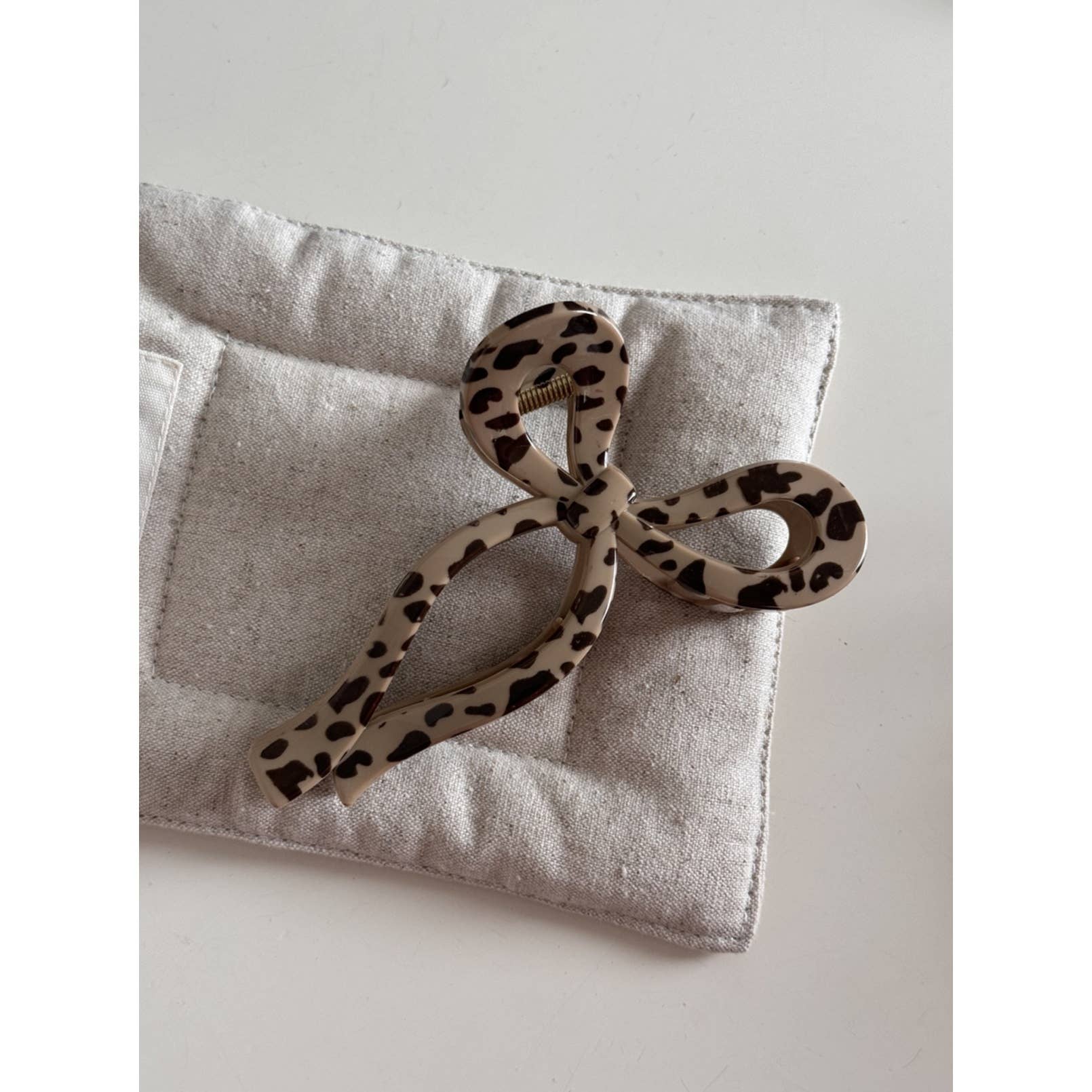 LEOPARD 6-teiliges Set Haarspangen im Wildleoparden-Design für den Großhandel auf Faire6