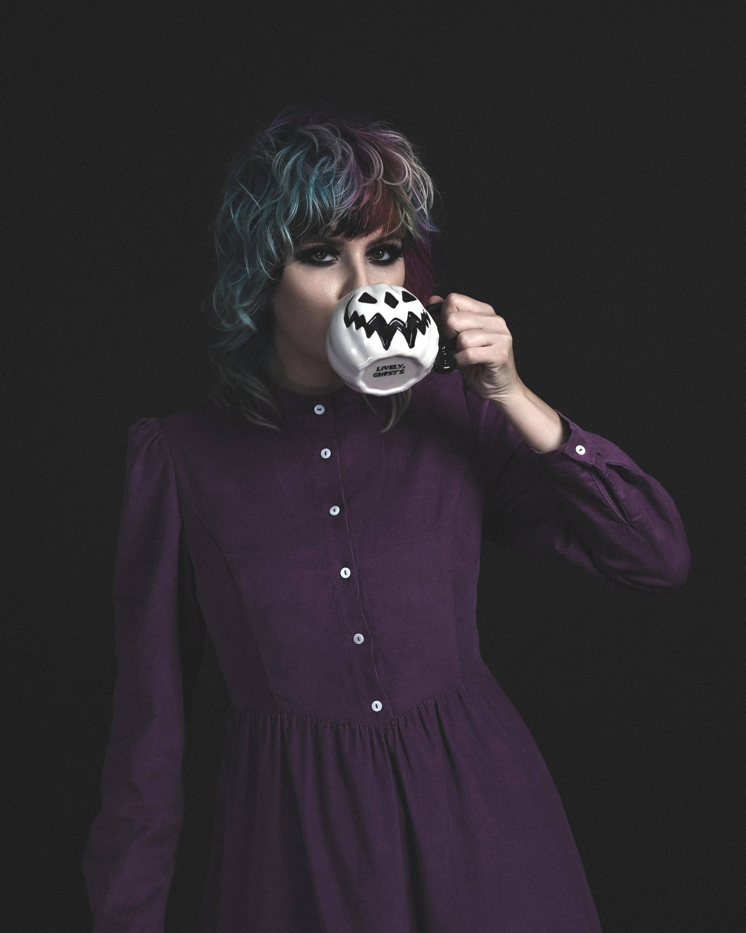 Lively Ghosts - Wholesale Coffee Mug - White Pumpkin | Haunted Hallows Mug3