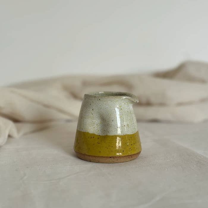 Frankie Ceramics – wholesale Jug – Mini Pinch Jugs 1