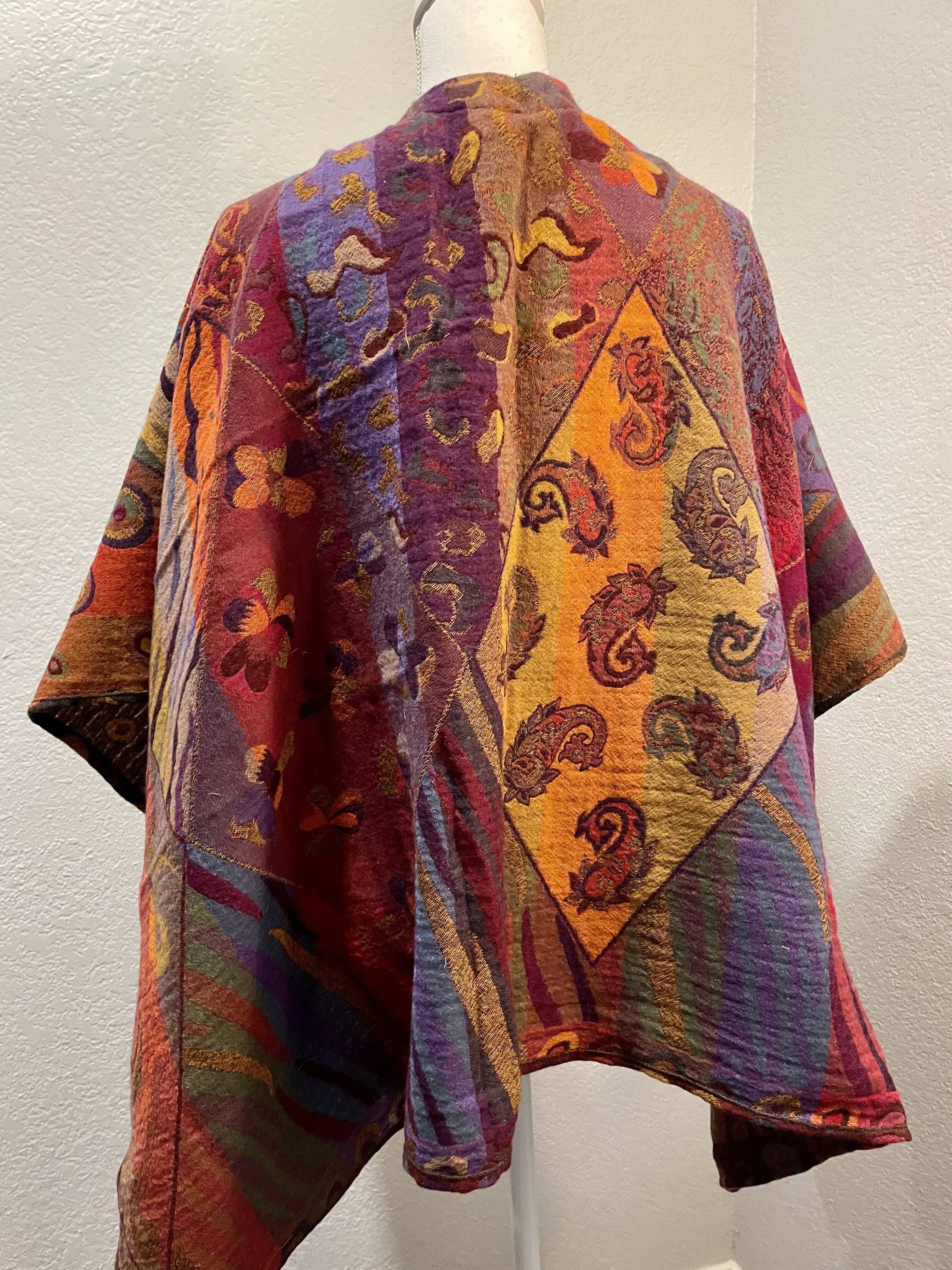 In Style Scarves - Vendita all'ingrosso Poncho - Donna - Poncho-Cappa 515 in pura lana Merino australiana, colore prugna5