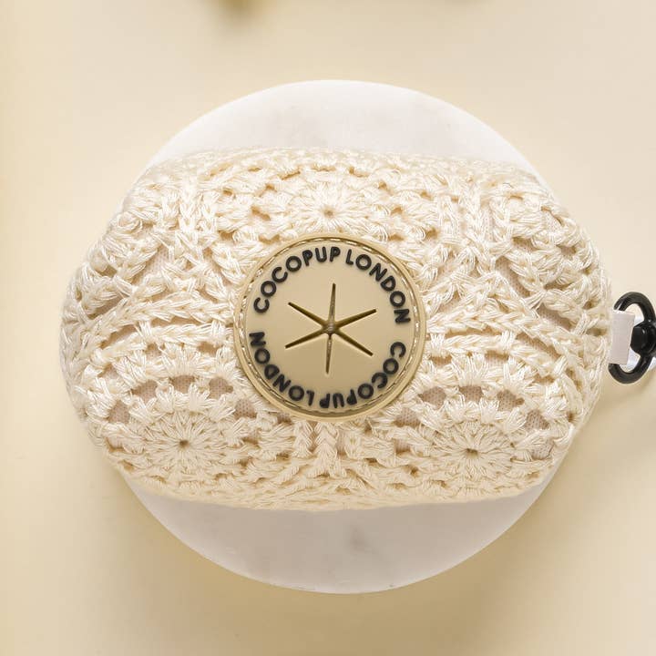 Porta sacchetti per cacca all'uncinetto Festival per la vendita all'ingrosso da parte di Cocopup London