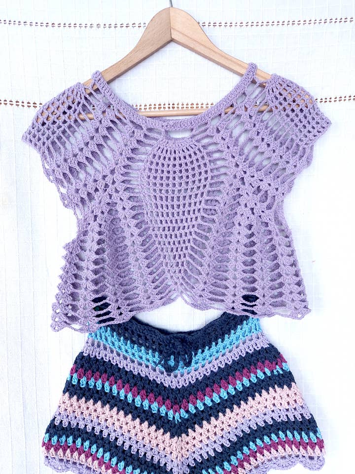 Haut en crochet lavande, blouse en maille superposée style féerique pour la vente par mayAqua