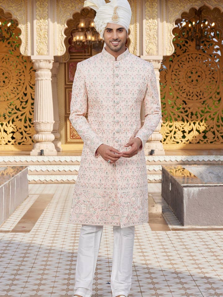 Kurta larga tradicional de sherwani de seda de arte melocotón y pantalón para hombre para boda - Trabajo de bordado para venta al por mayor de HATKE BRIDE