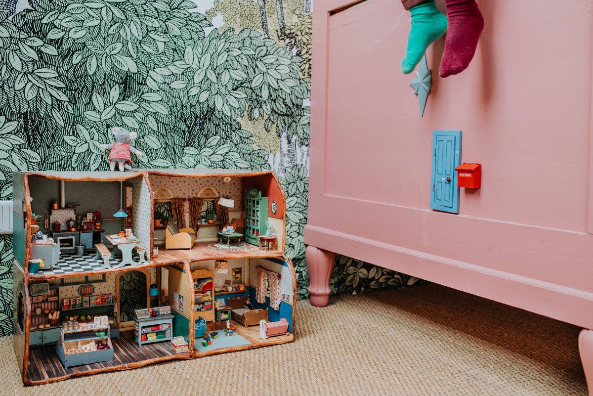 DAM - Wholesale Doll Accessory Kit - Kids - Sam & Julia - Furniture - Little Mouse Door2