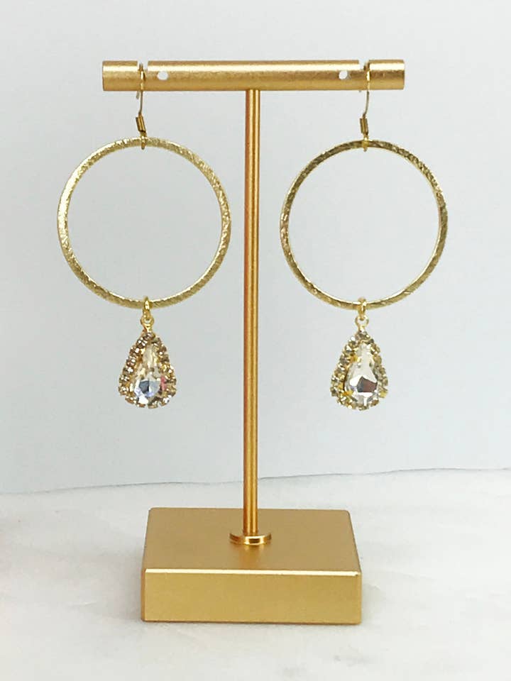 Amara örhängen för wholesale av Magnolia & Peach Jewelry Boutique, LLC