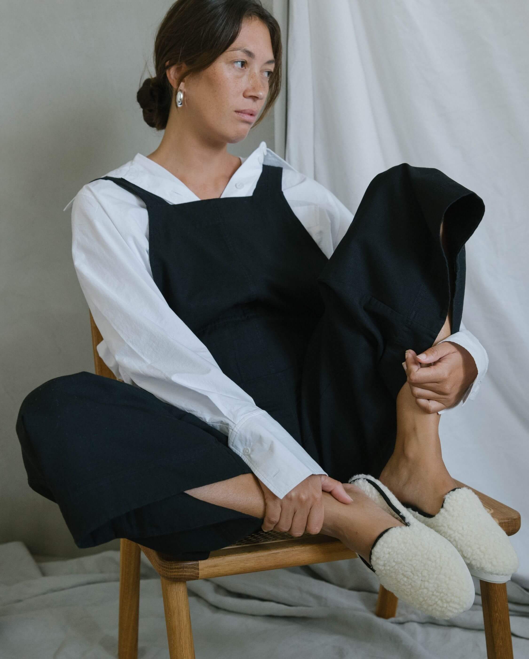 Angarde - Wholesale Mules - Women's - Women's mule with curly wool, black and white1