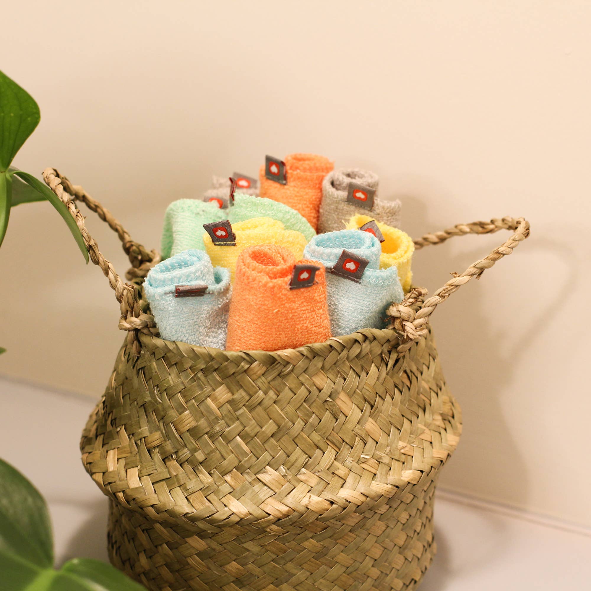 Close - Wholesale Face & Body Wipes - Baby - Close Pop-in Reusable Multi-Purpose Bamboo Baby Wipes & Tote5