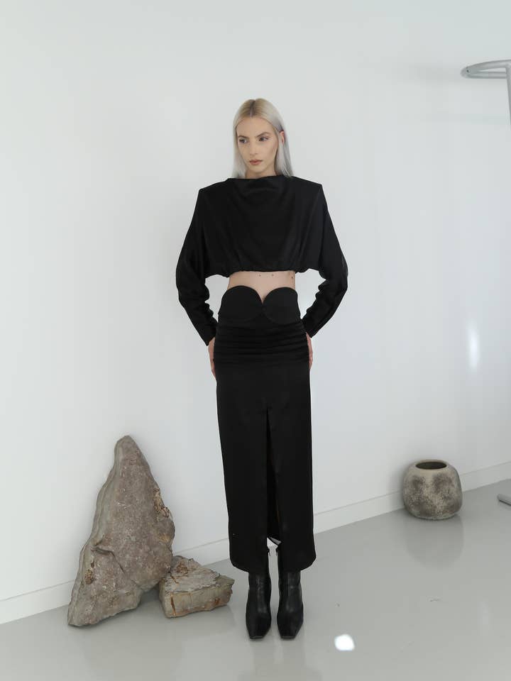 Delia Black Silk Set för wholesale av MAET