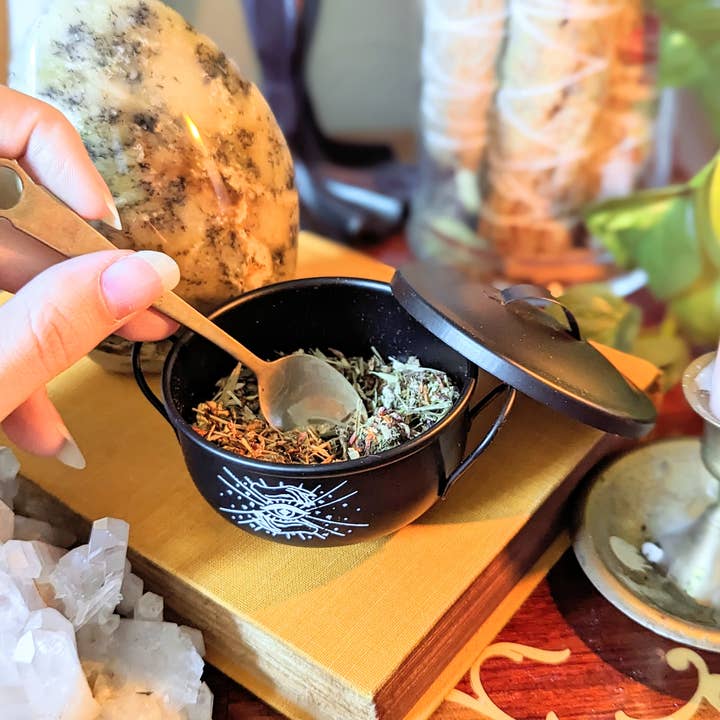 Goddess Provisions – wholesale Rökelsehållare – Mystisk kittel - järn, dryck, trollformel, magi, ritual, altare