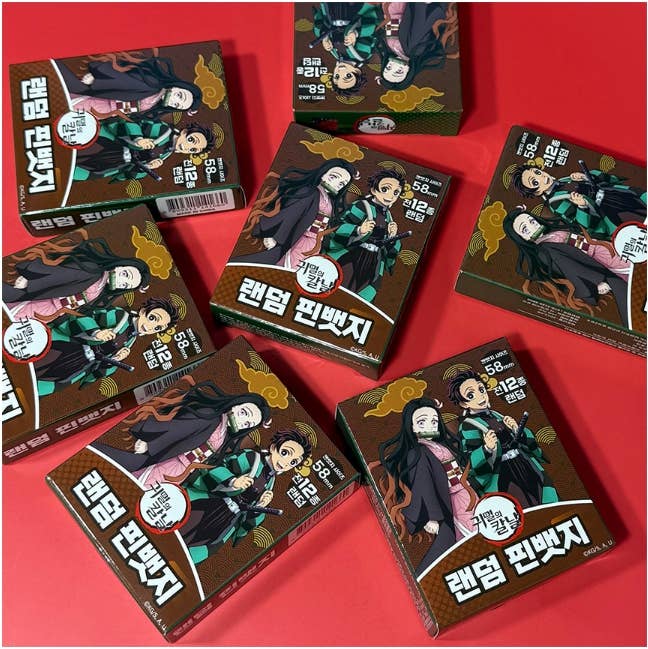 K-Wonderland - Wholesale Lapel Pin/Button - Demon Slayer: Kimetsu no Yaiba Random Pin Badge4