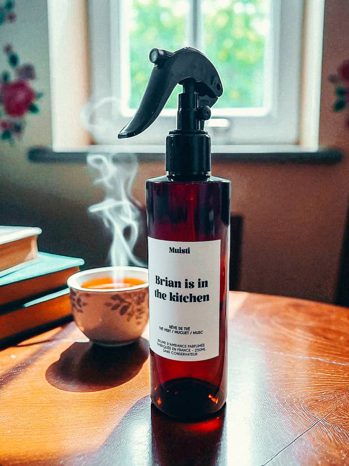 Stämningsdimma - Brian är i köket för wholesale av Muisti