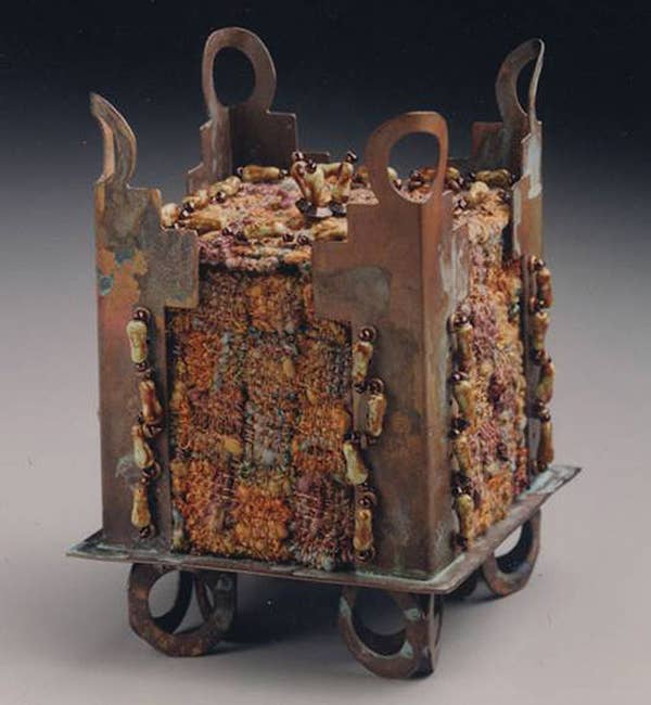 Schiffer Publishing - Vendita all'ingrosso Crafts, Hobbies & DIY - Tessitura con filo: creazione di tessuti metallici intrecciati14